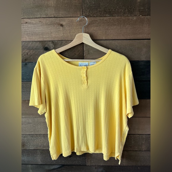 90s Basic Editions Yellow Ribbed Button Henley Tee – Boxy Fit - Picture 5 of 9